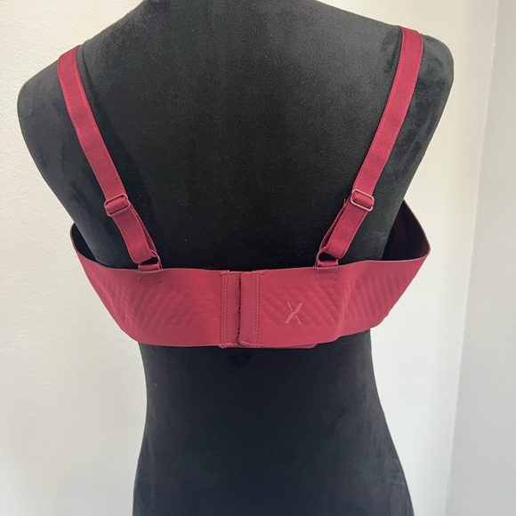 Knix Deep Red Bra - Picture 4 of 5